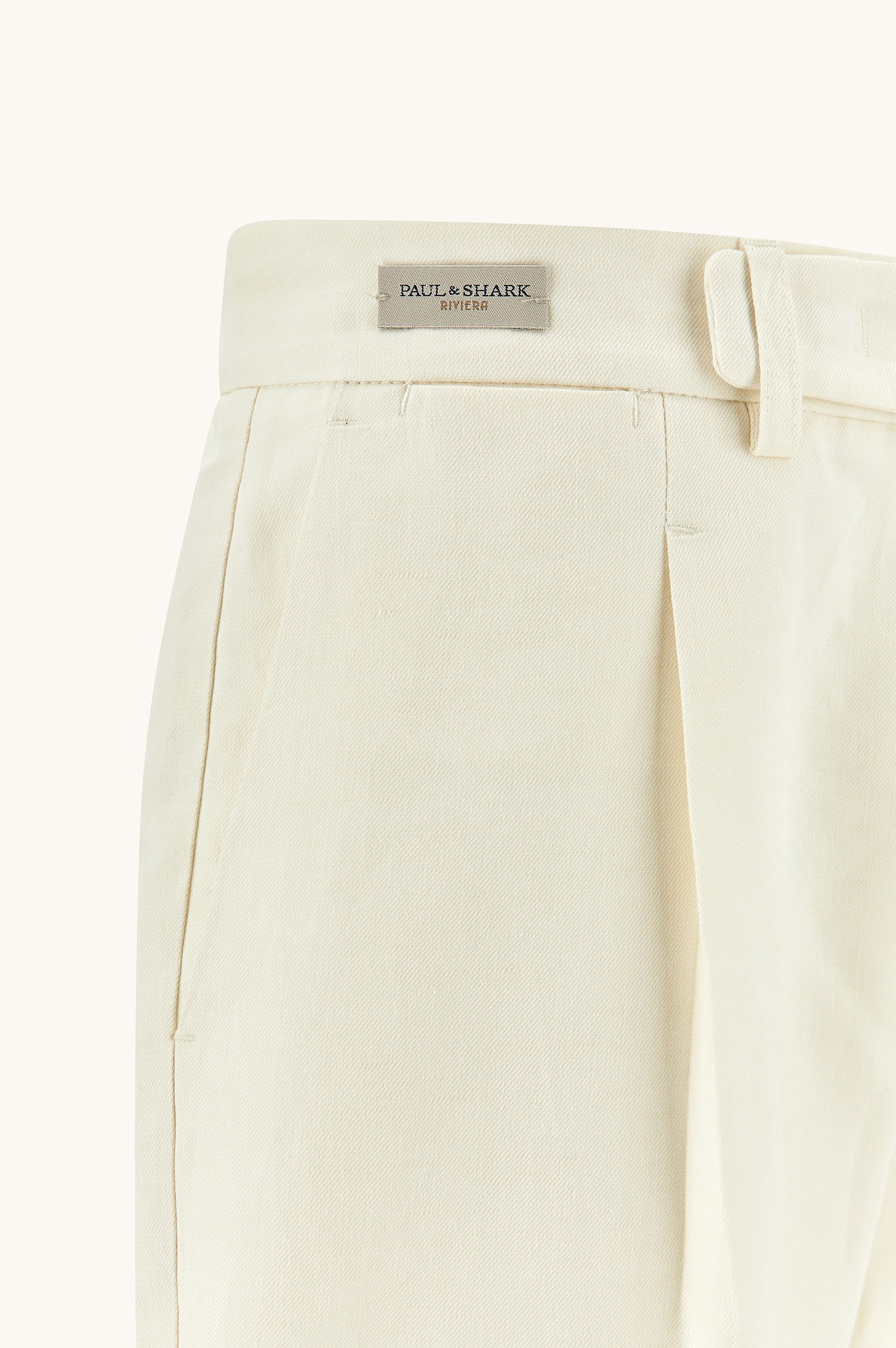 Chino trousers in linen and cotton with pleats image number 2