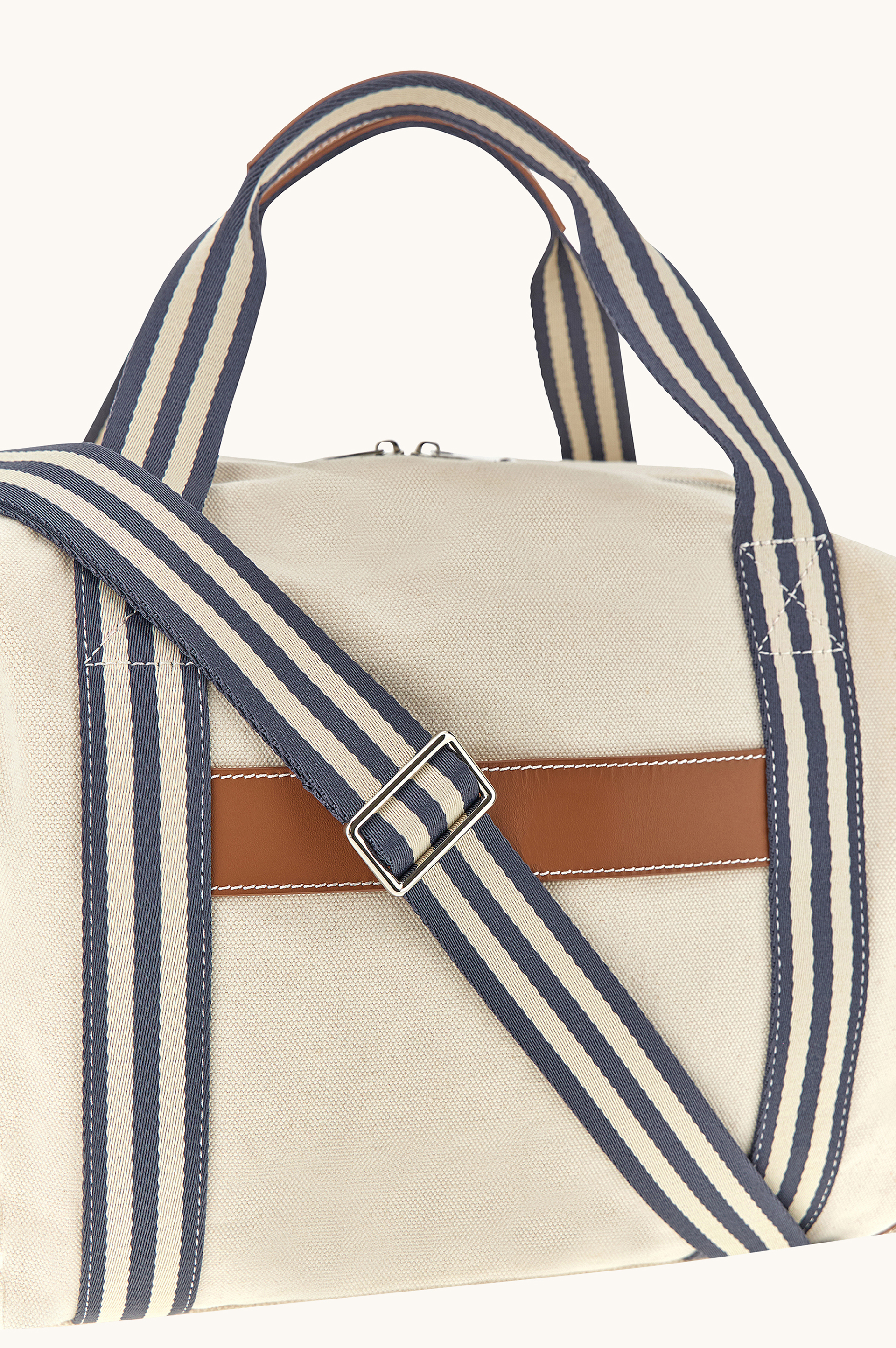 Travel bag in canvas with leather details image number 6