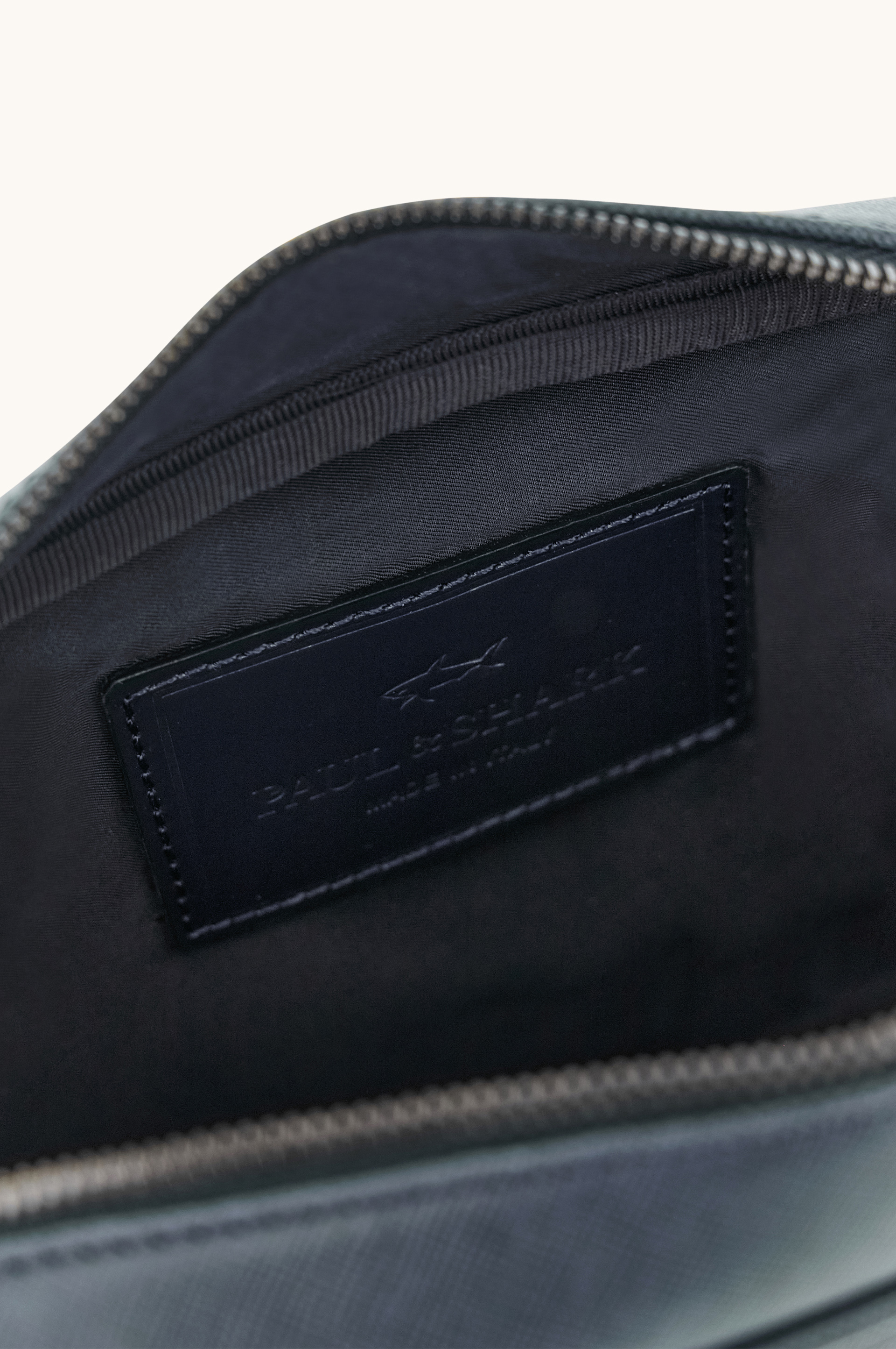 Clutch de cuero Saffiano image number 4