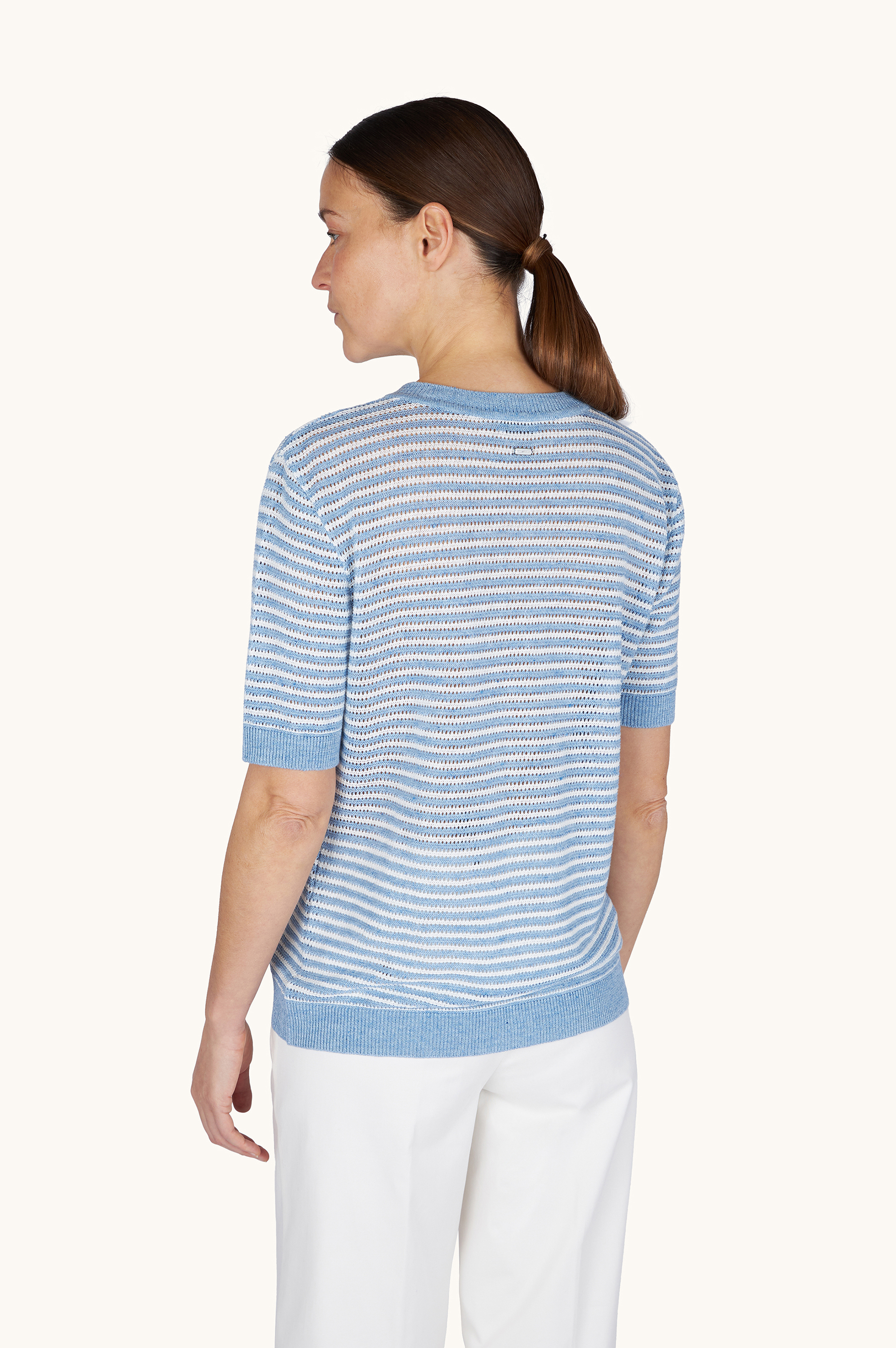 كنزة بياقة على شكل V من الكتان الخالص image number 3