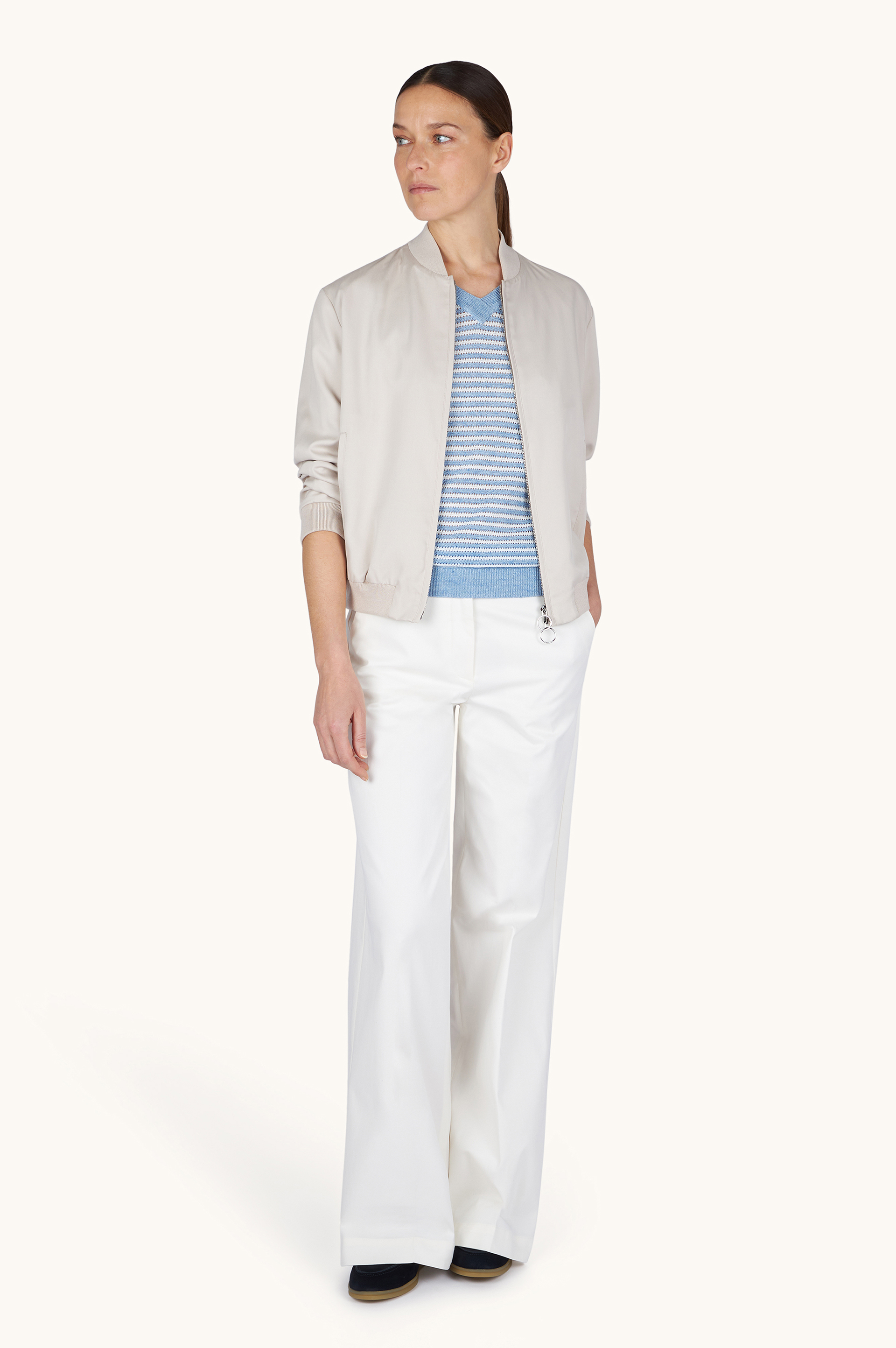 كنزة بياقة على شكل V من الكتان الخالص image number 2