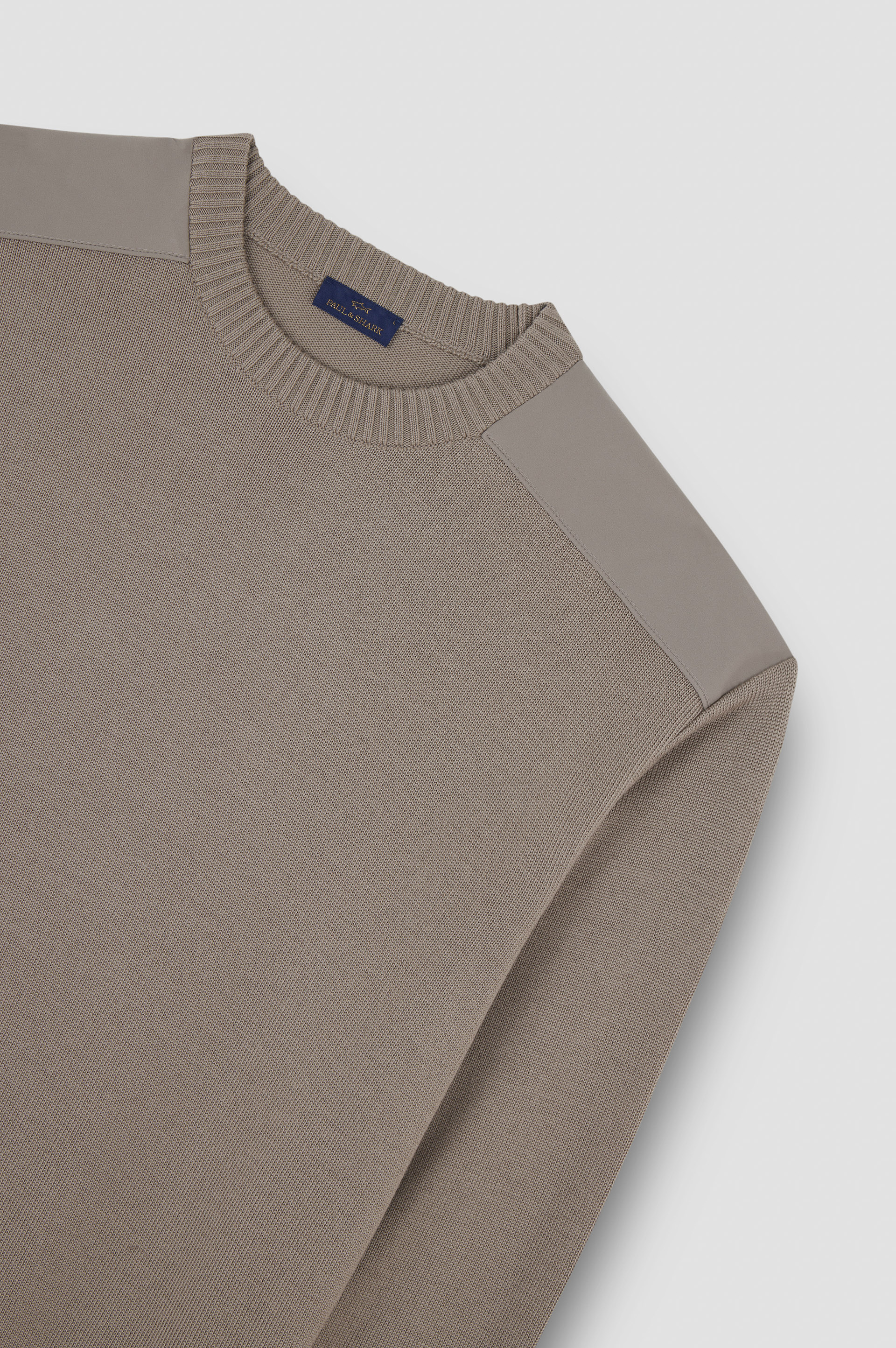 Rundhalspullover aus Soft Cool Touch Wolle mit Typhoon® Details image number 5 Rundhalspullover aus Soft Cool Touch Wolle mit Typhoon® Details image number 5