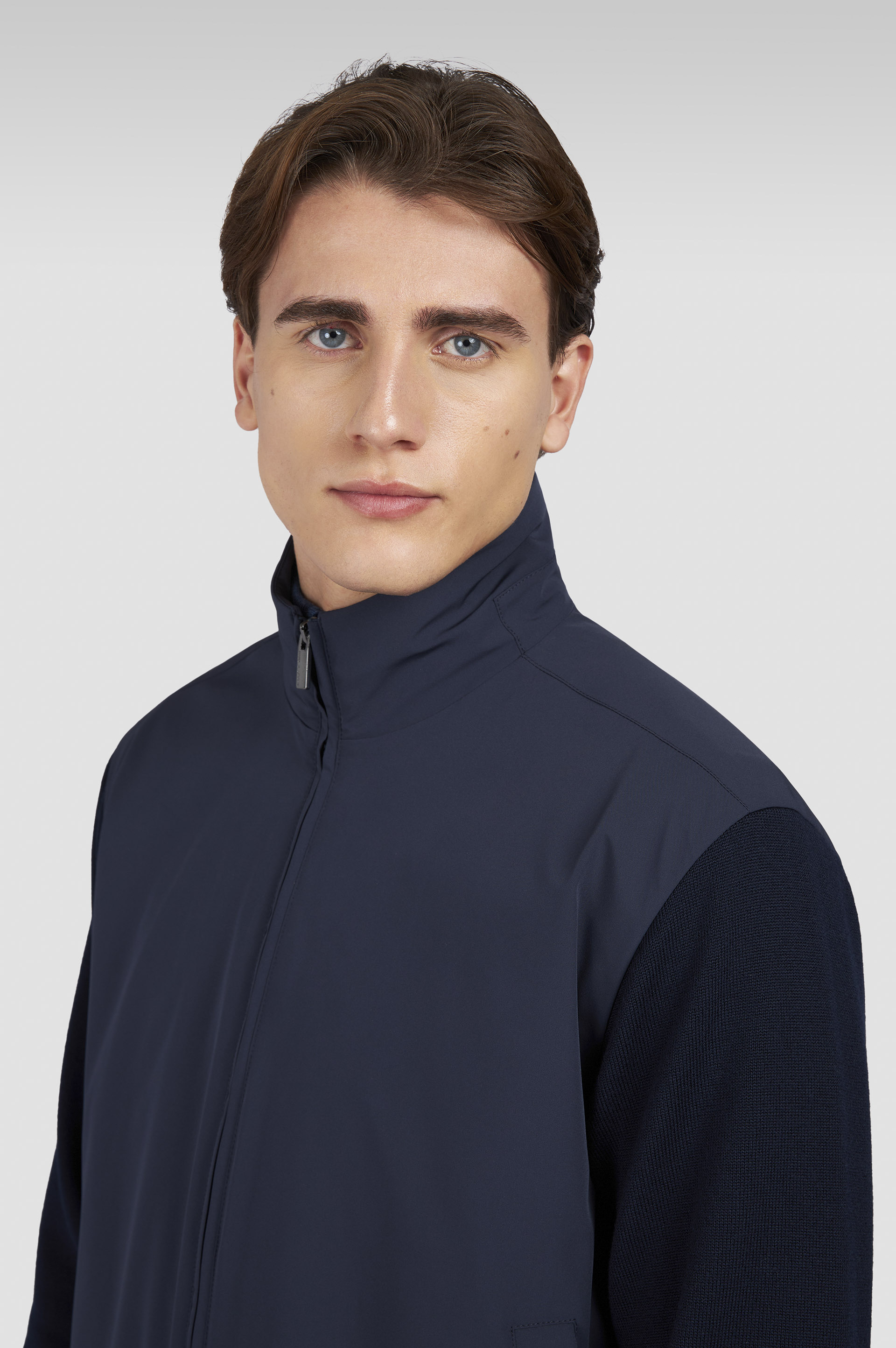 Hybrid in Soft Cool Touch wool and Typhoon® Re-4x4 Stretch image number 4 Hybrid in Soft Cool Touch wool and Typhoon® Re-4x4 Stretch image number 4