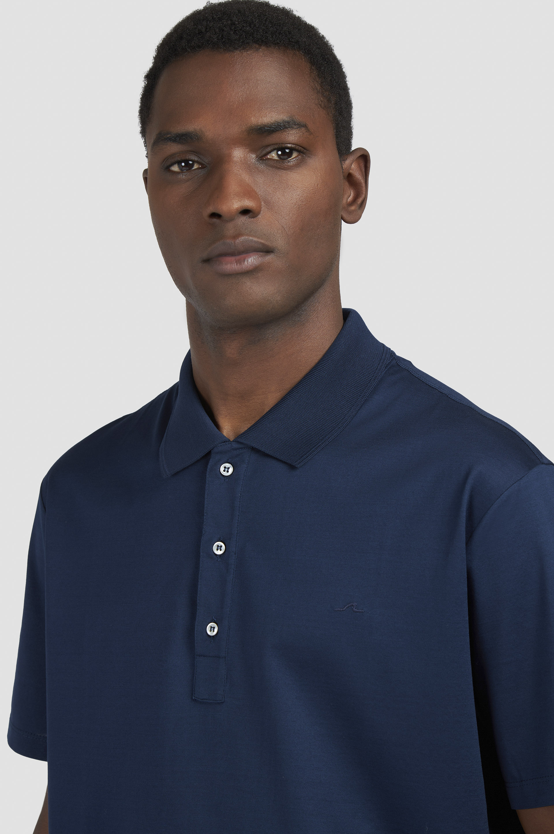 Double mercerised cotton jersey polo shirt with Shark Fin embroidery image number 4 Double mercerised cotton jersey polo shirt with Shark Fin embroidery image number 4