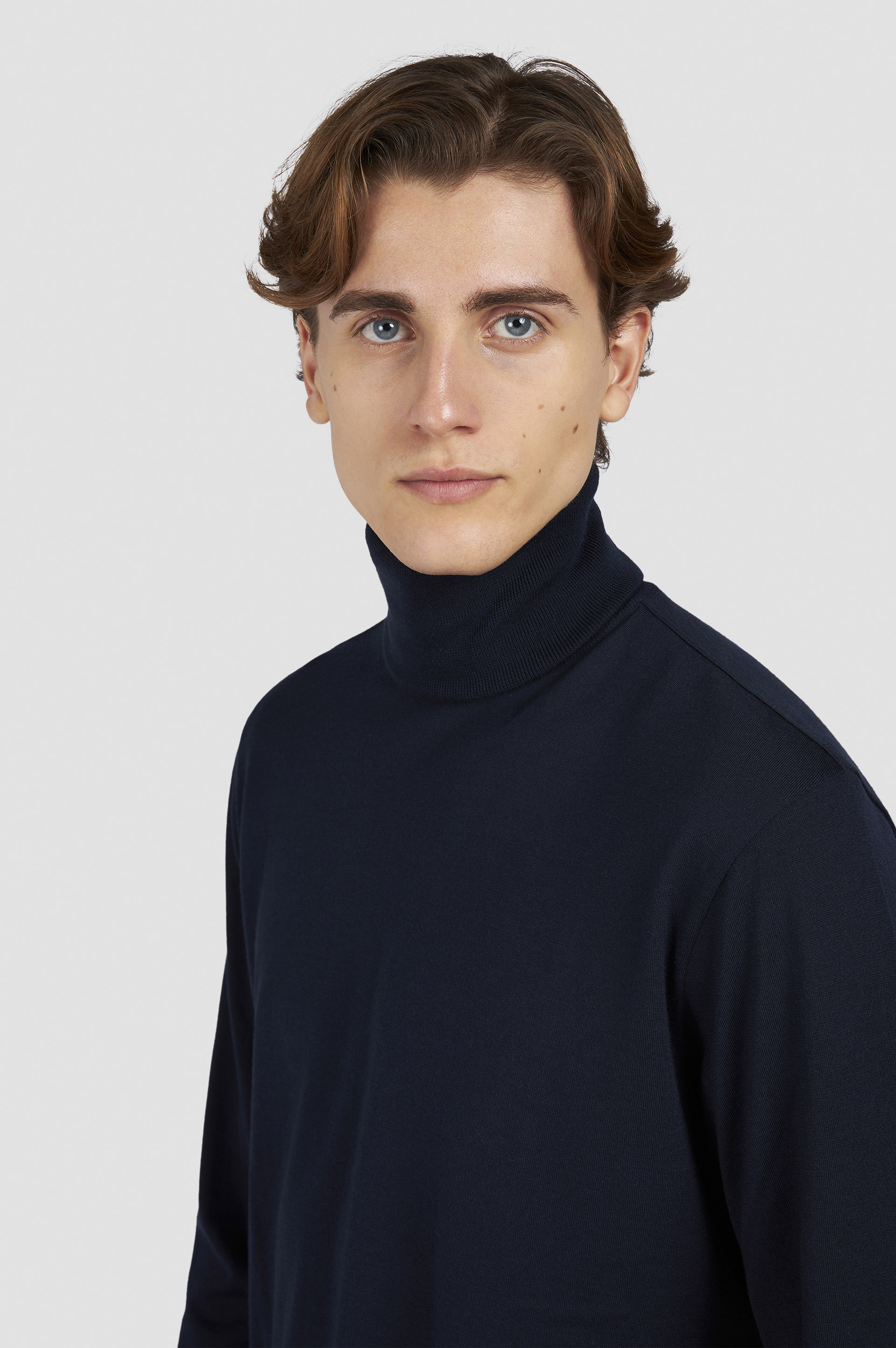 Stretch wool turtleneck sweater with Shark embroidery image number 4