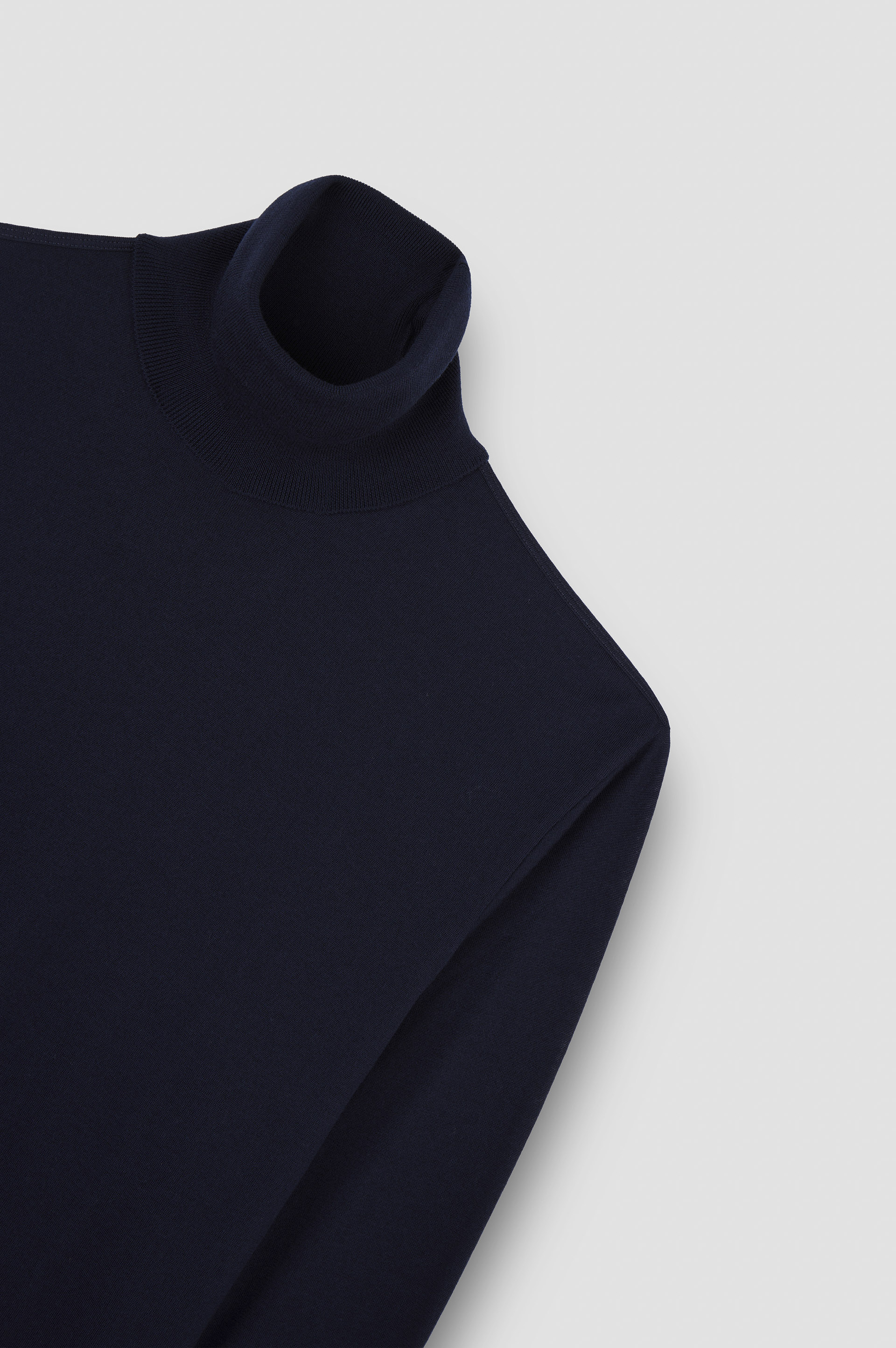 Stretch wool turtleneck sweater with Shark embroidery image number 5