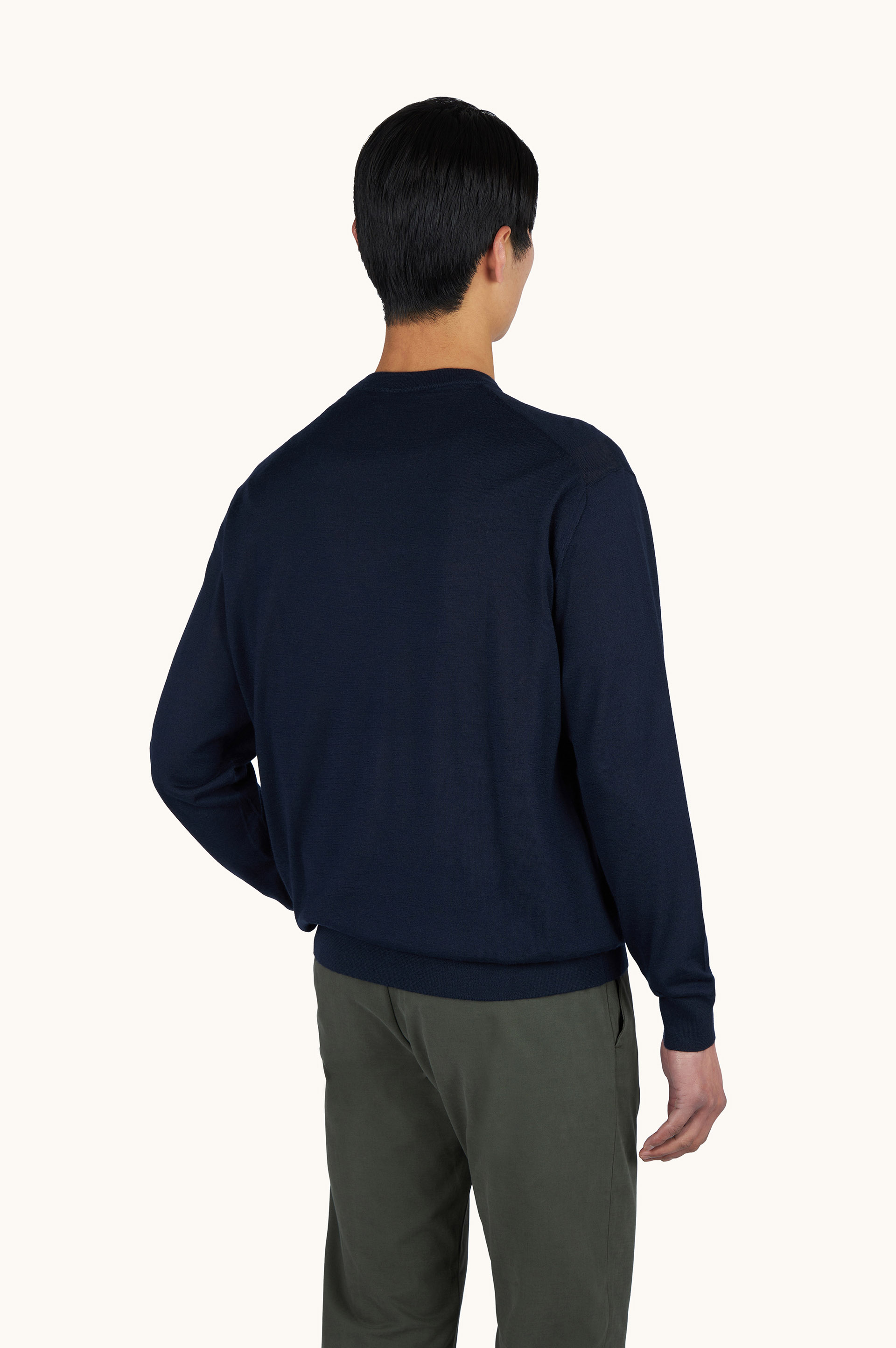 Cashmere and silk crew neck jumper image number 3