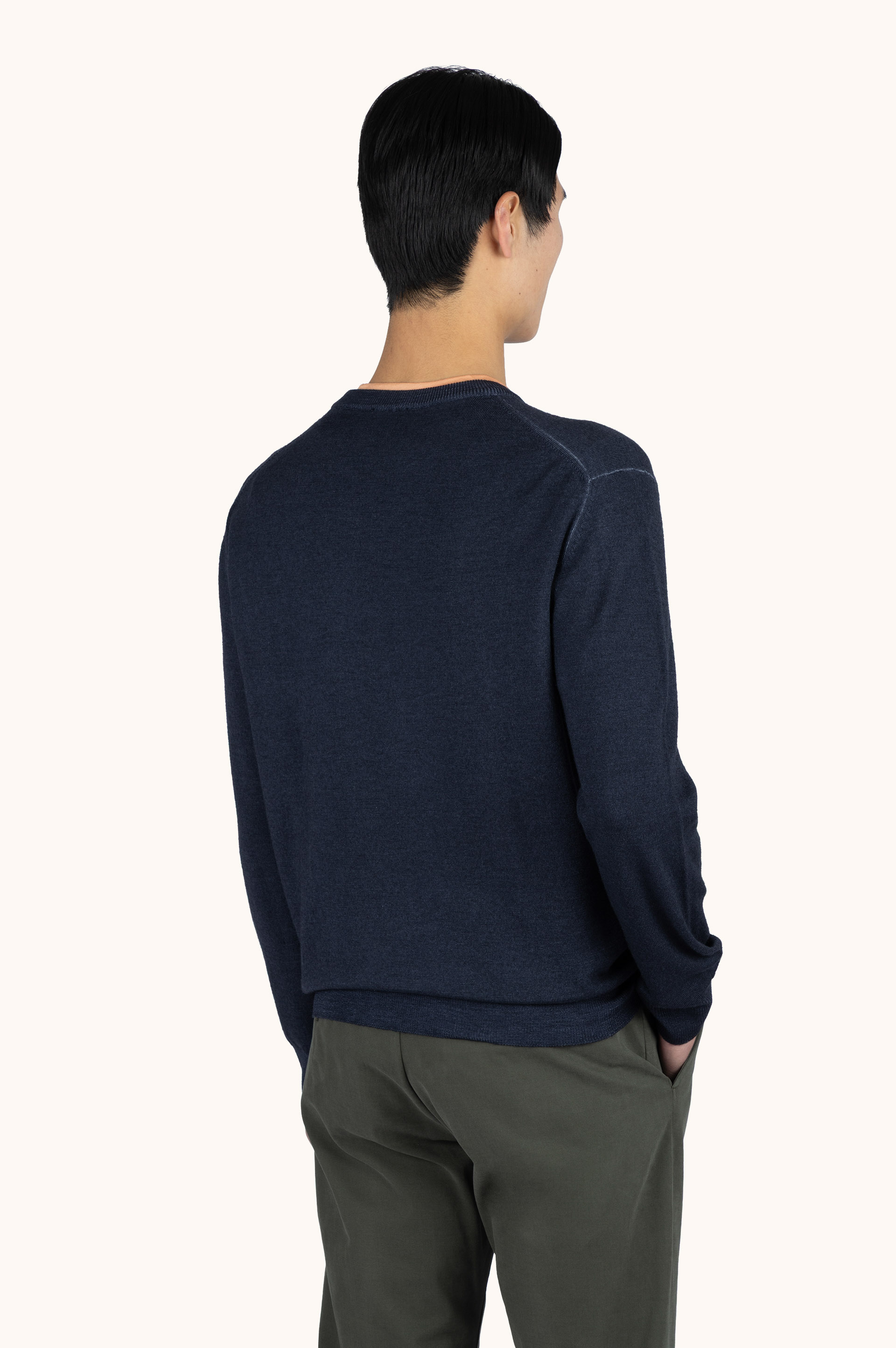 Jersey de lana con cuello redondo, te&ntilde;ido en prenda image number 3