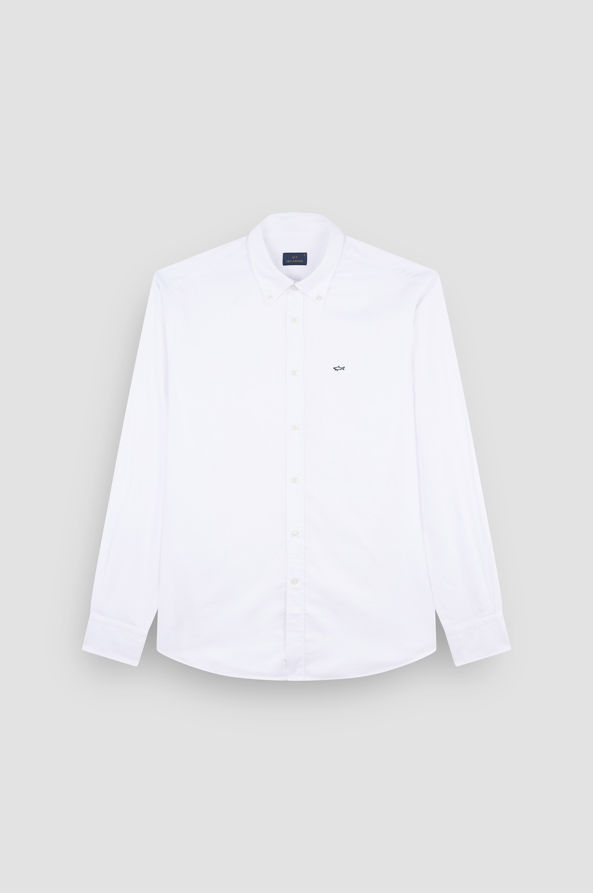 Camisa de algodón Oxford con bordado de tiburón image number 1 Camisa de algodón Oxford con bordado de tiburón image number 1