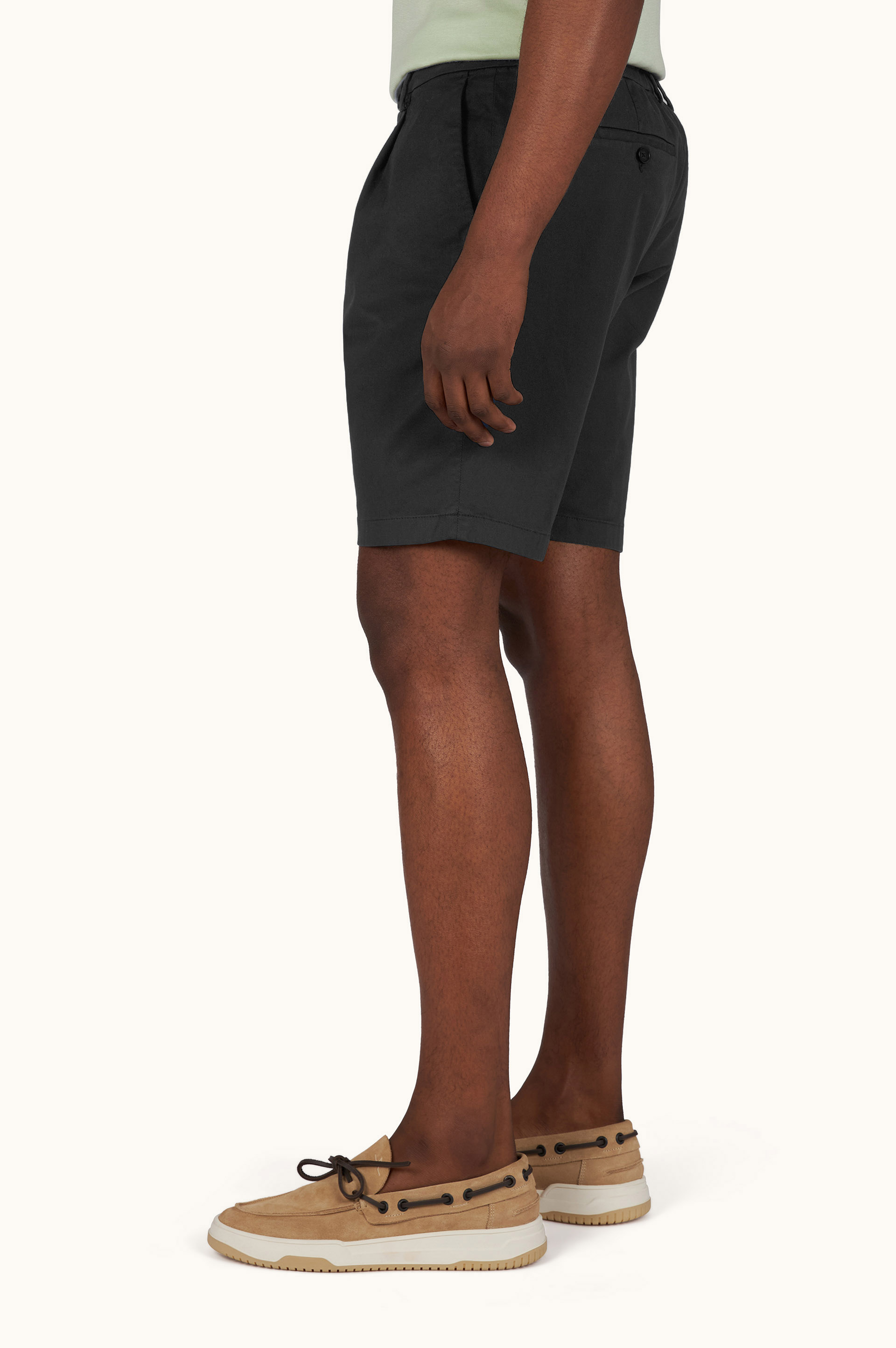 Bermudashorts aus Stretch-Baumwolle mit einer Pince image number 4
