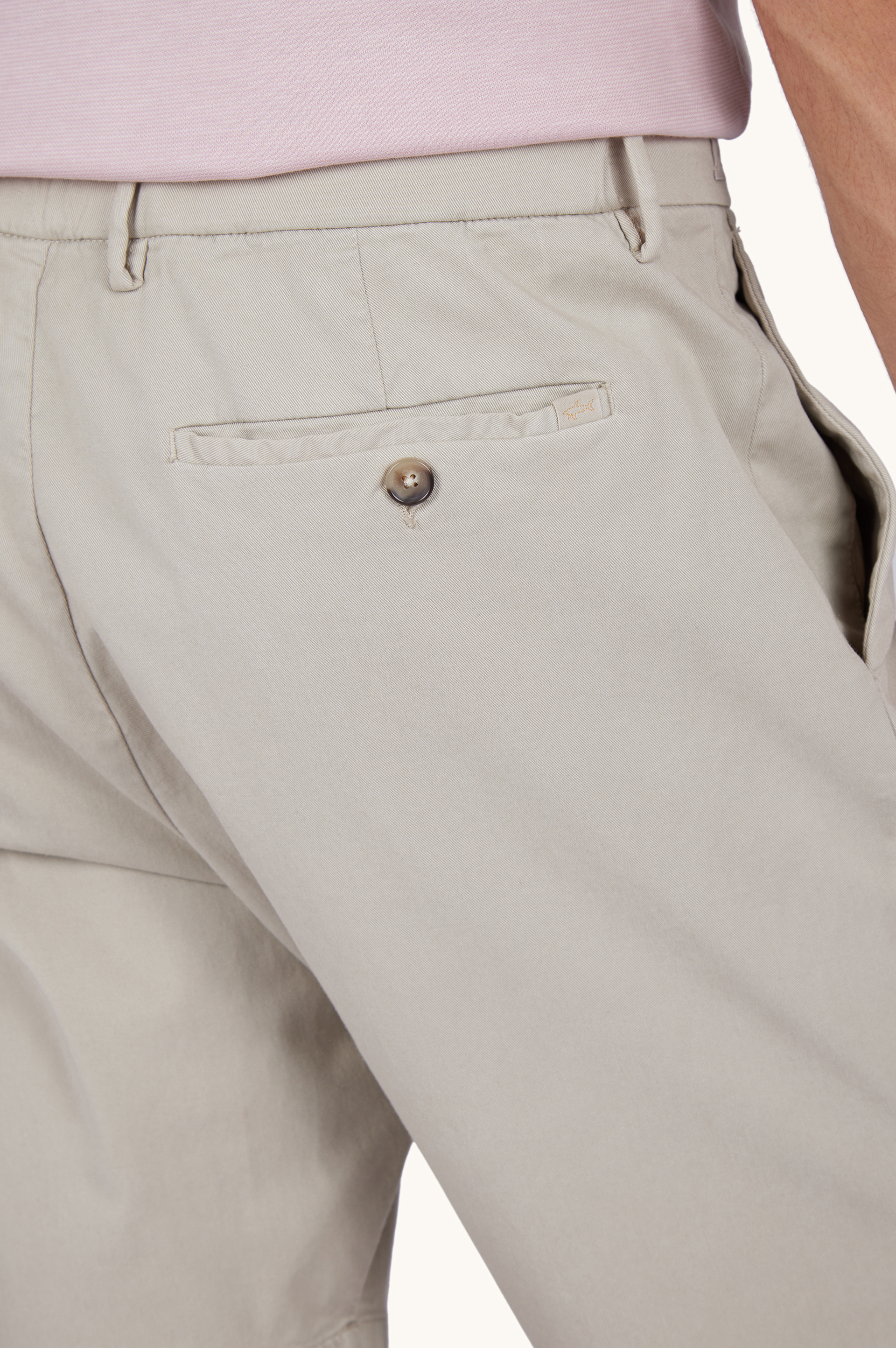 Bermudashorts aus Stretch-Baumwolle mit einer Pince image number 4