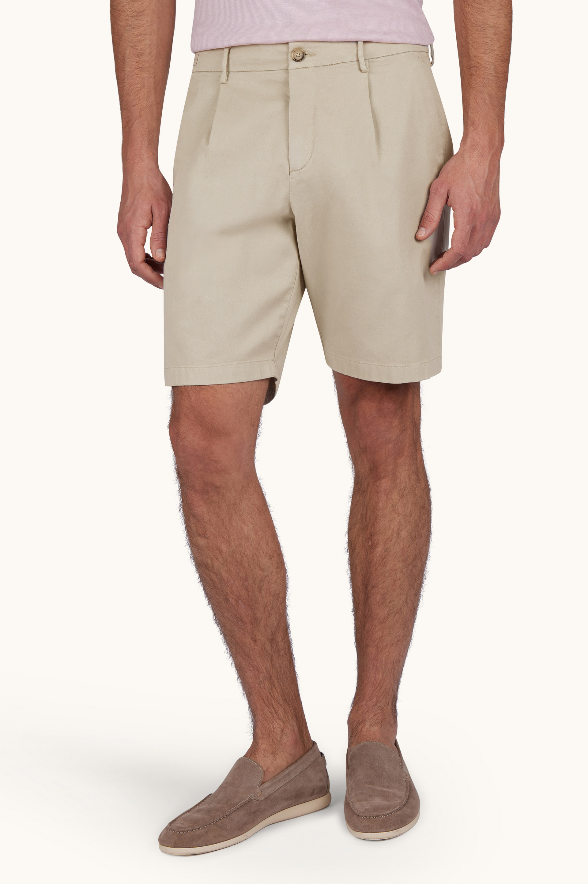 Bermudashorts aus Stretch-Baumwolle mit einer Pince image number 0