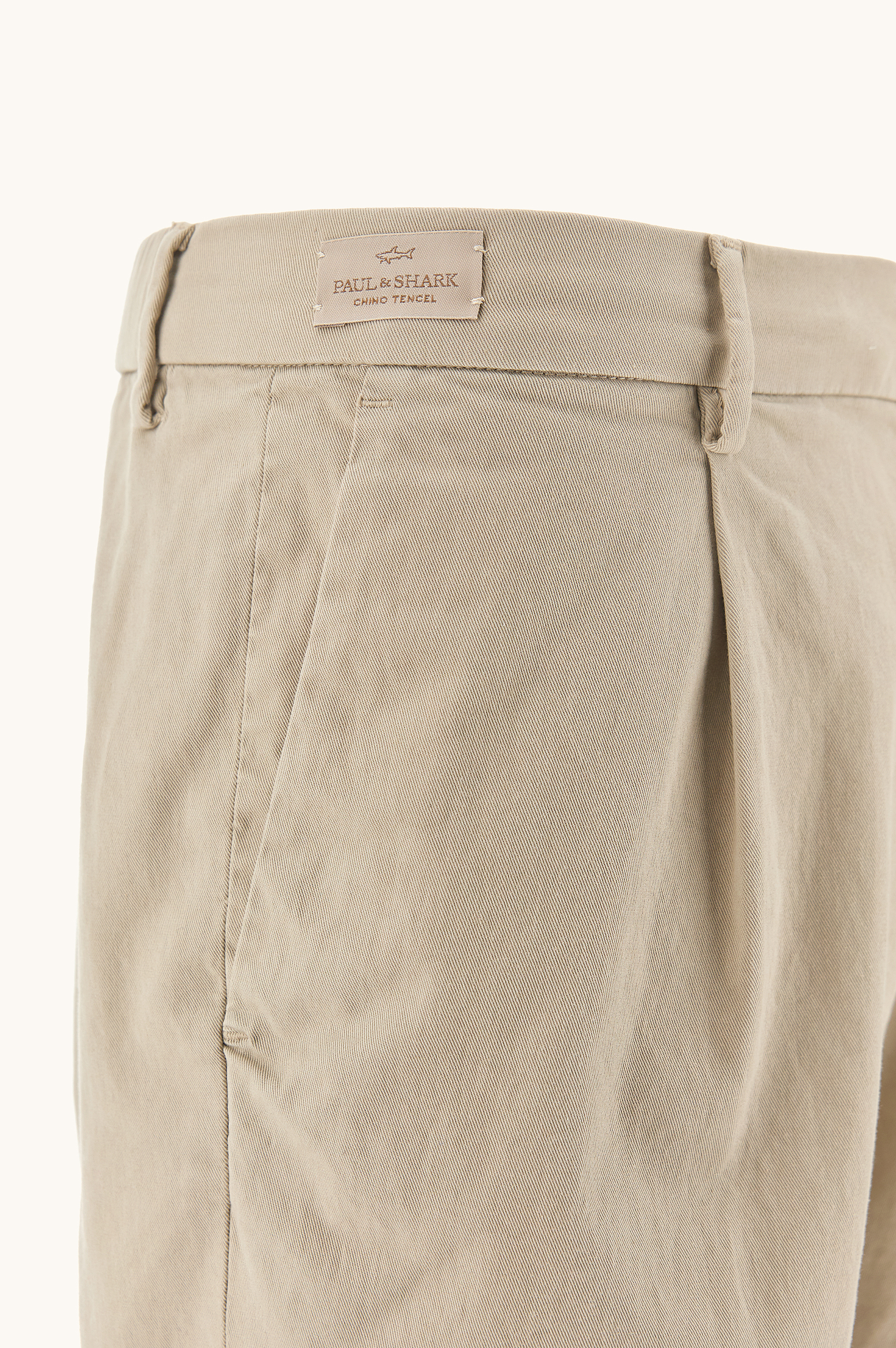 Bermudashorts aus Stretch-Baumwolle mit einer Pince image number 5