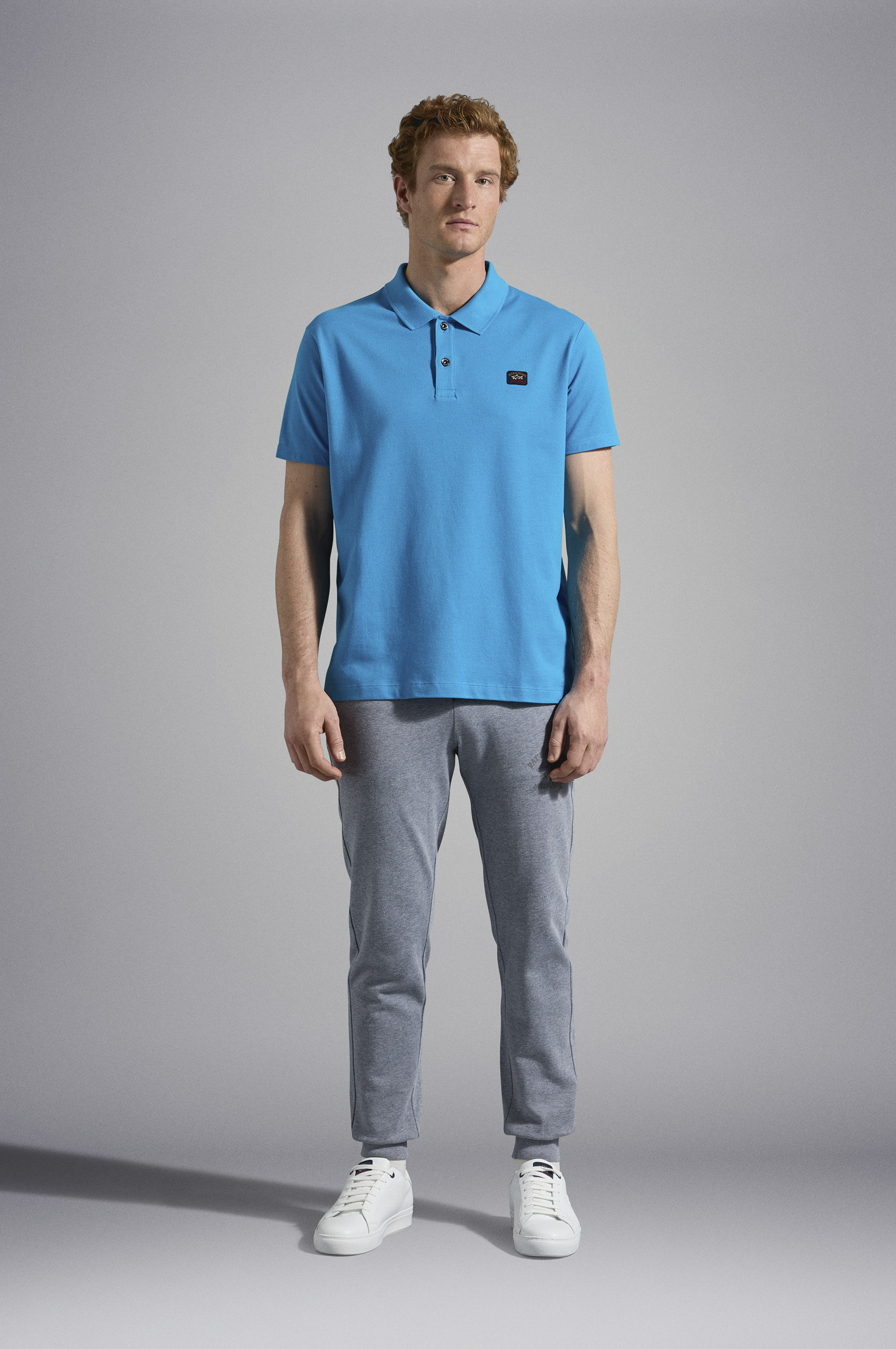 قميص بولو بيكيه من القطن بالشارة الأيقونية image number 2