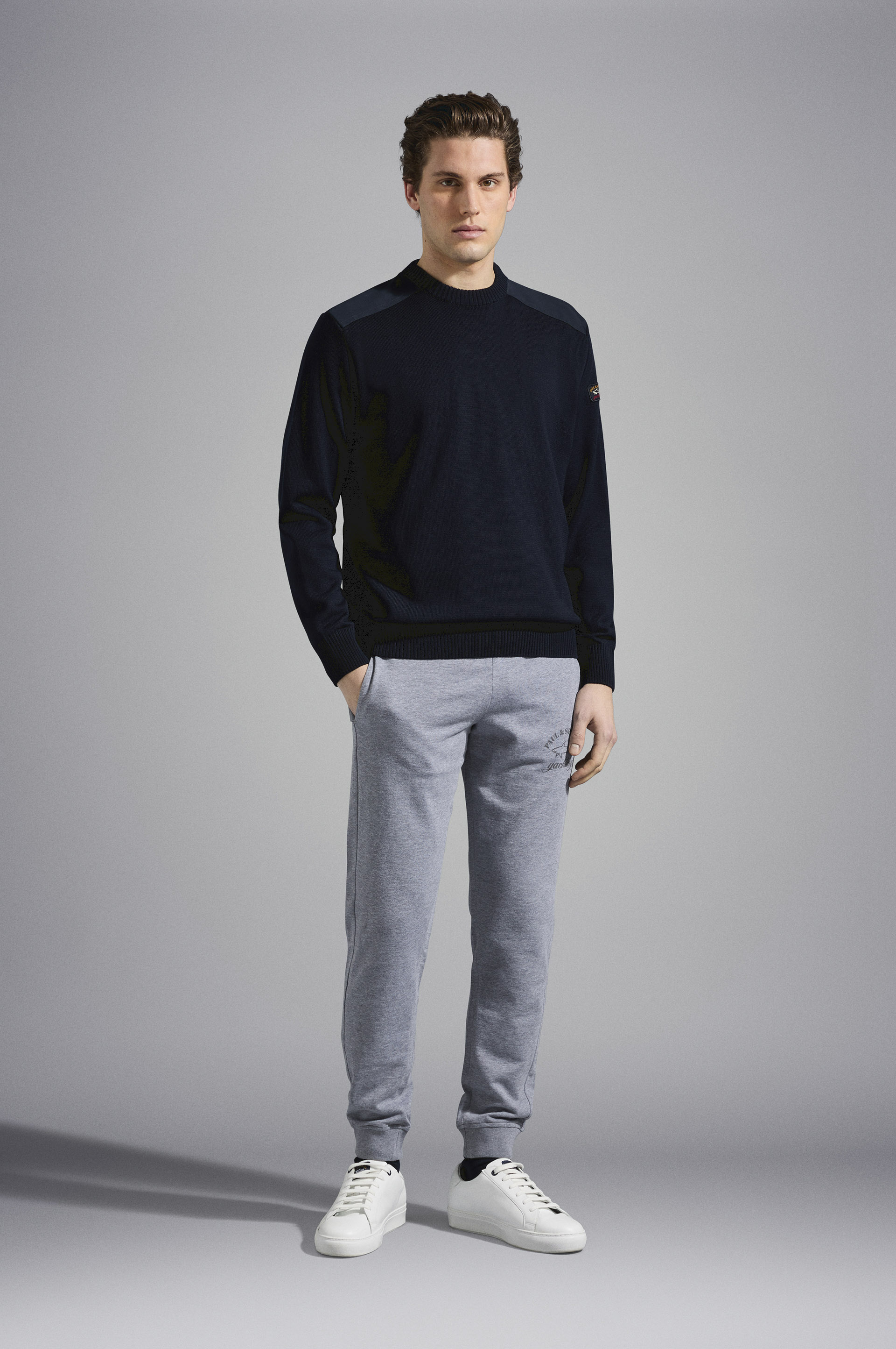 Crew-neck wool sweater with iconic badge image number 2