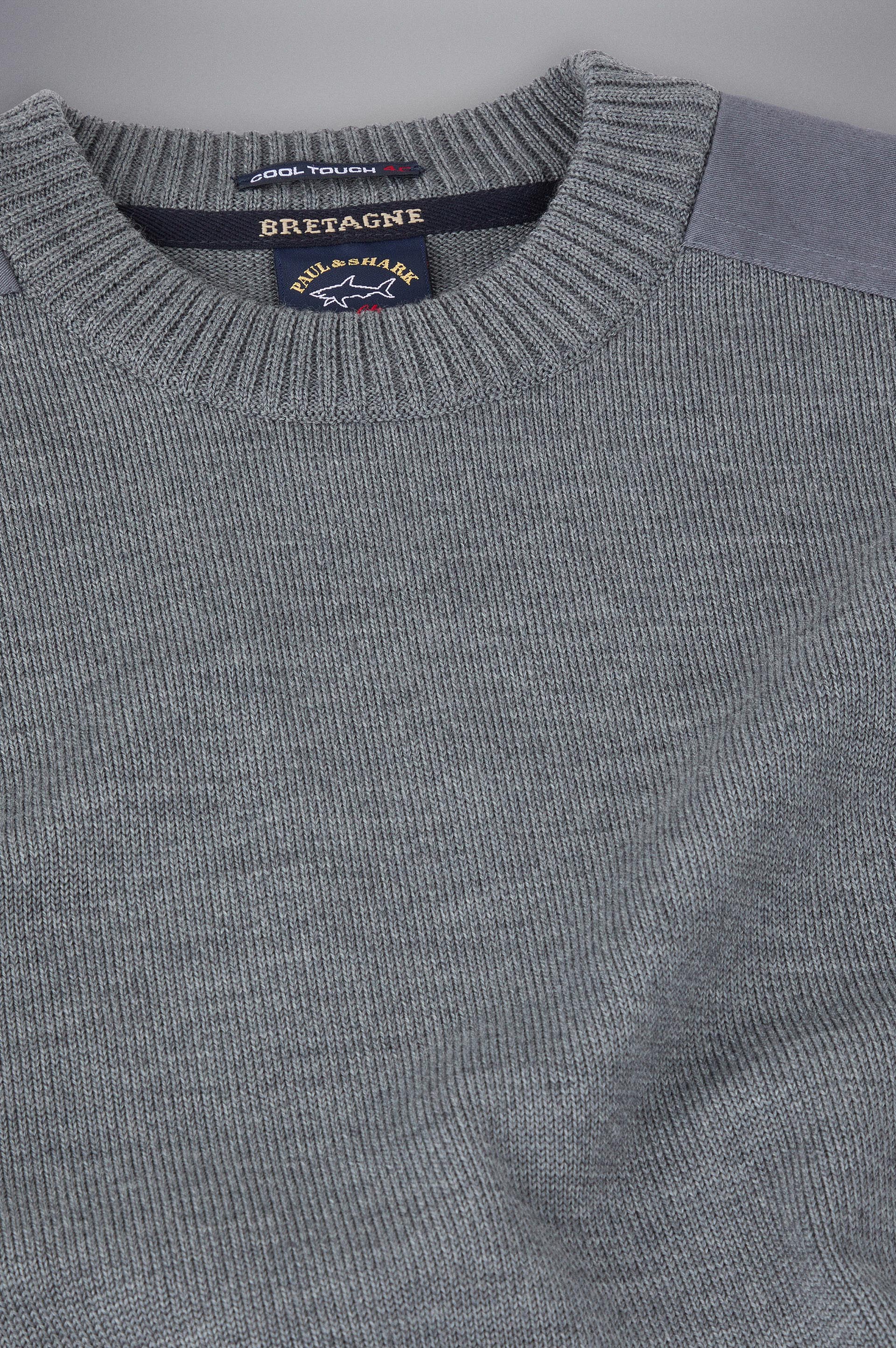 Crew-neck wool sweater with iconic badge image number 5 Crew-neck wool sweater with iconic badge image number 5