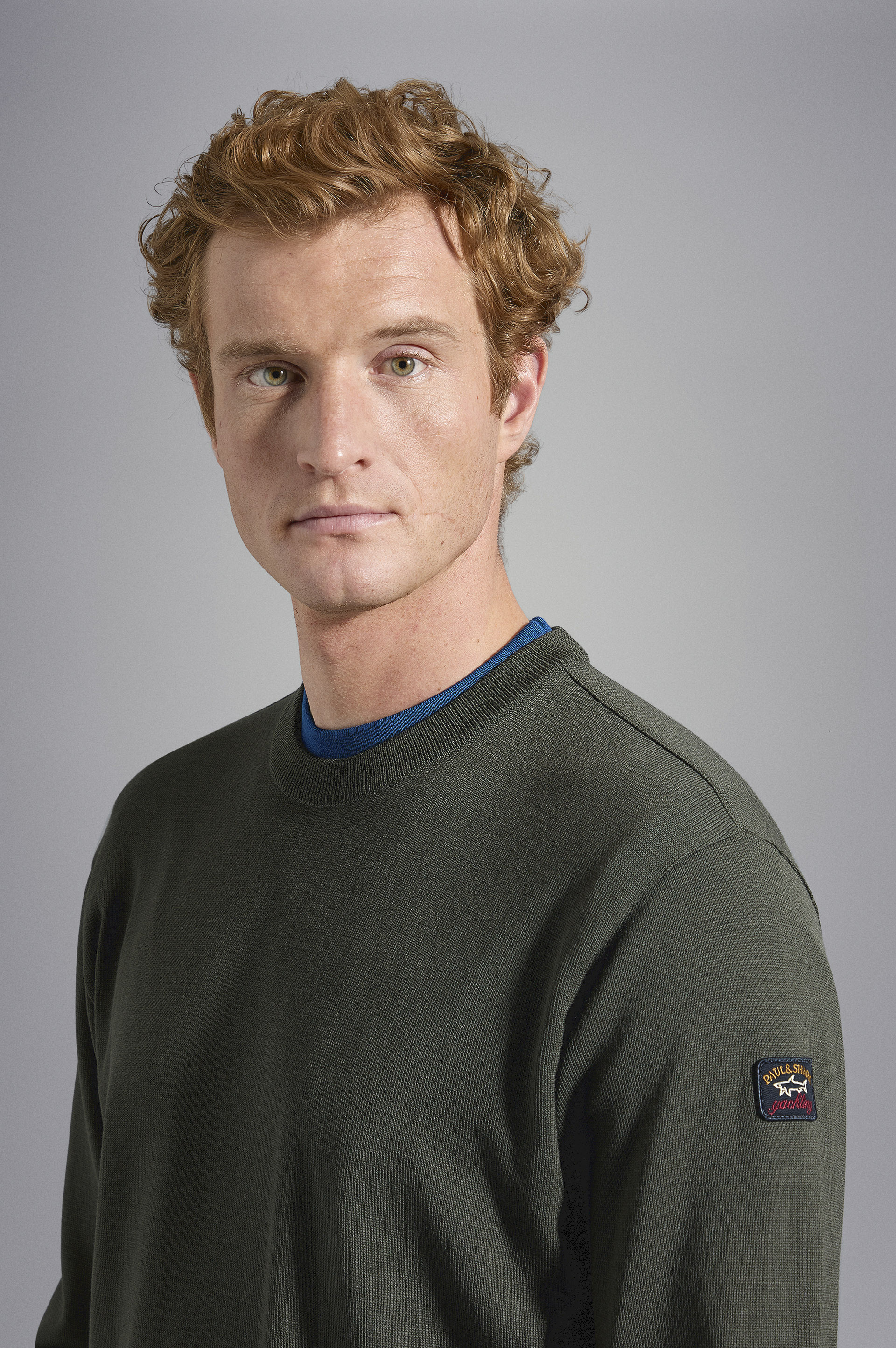 Merino wool crew neck with Iconic badge image number 4 Merino wool crew neck with Iconic badge image number 4