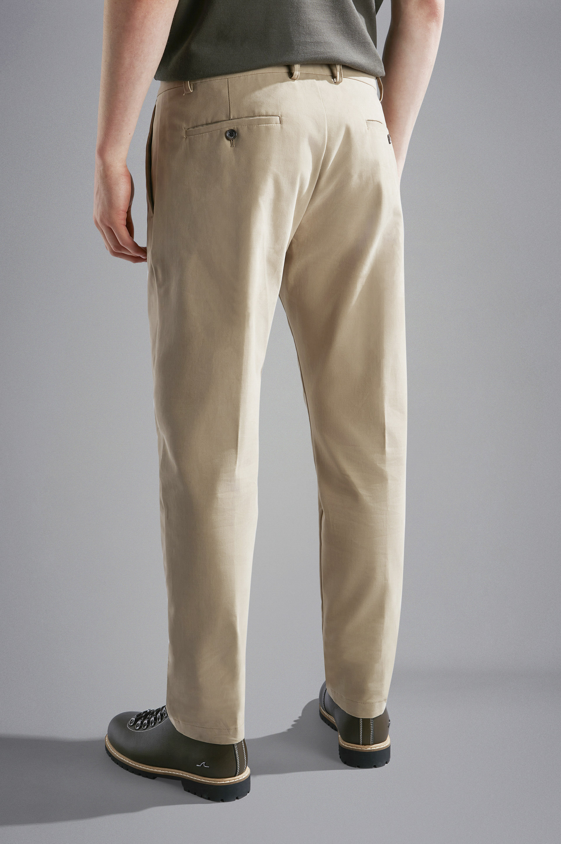 Pantalones chinos de algod&oacute;n el&aacute;stico image number 3