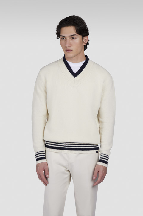 Pullover aus Re-Wool mit V-Ausschnitt