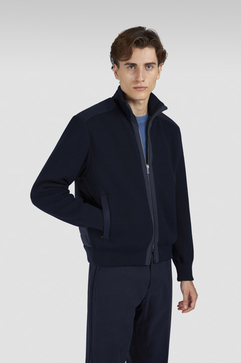 Zip-up cardigan in Soft Cool Touch wool with Typhoon® Re-4x4 Stretch details Zip-up cardigan in Soft Cool Touch wool with Typhoon® Re-4x4 Stretch details