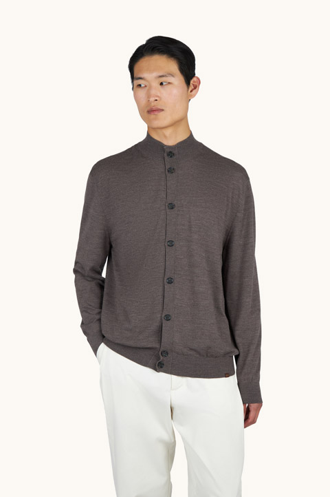 Cardigan in 140'S superfine merino wool