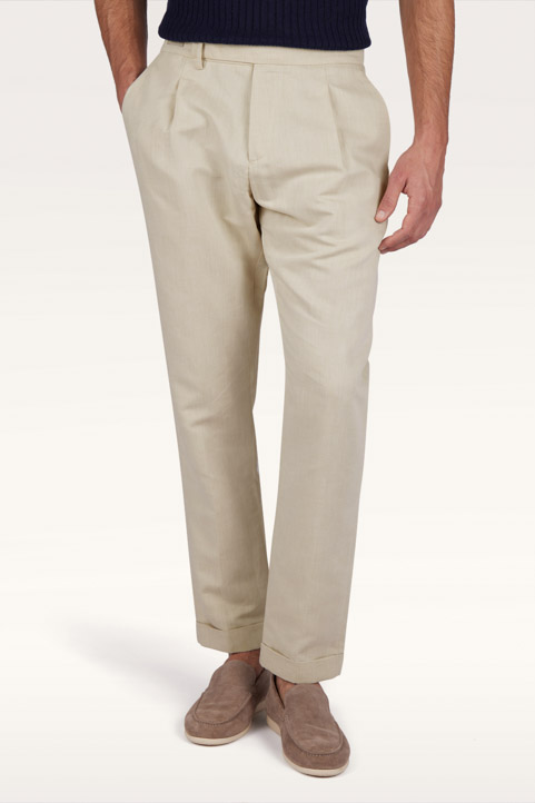 Pantal&oacute;n chino de lino y algod&oacute;n con pinzas