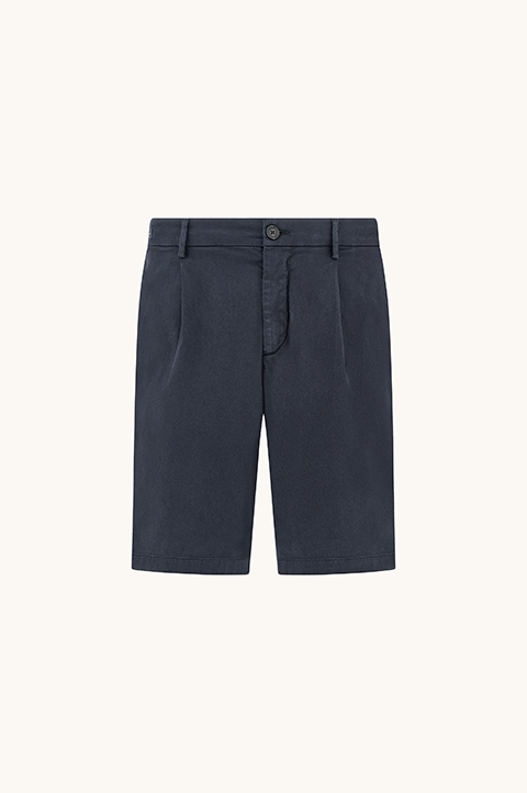 Stretch cotton Bermuda shorts with one dart